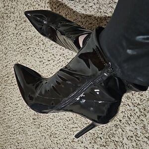 TORRID BLACK PATENT STILETTO BOOTIES 11.5WW